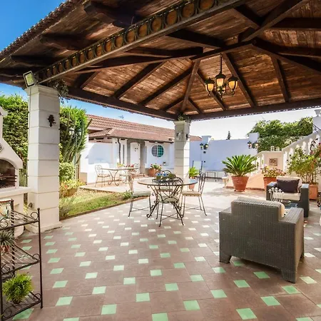 Luisella Villa *