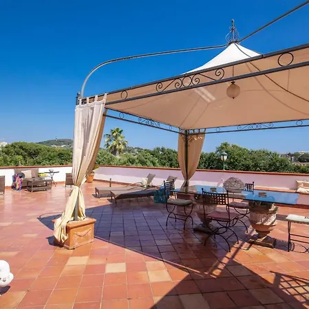 Luisella Villa Massa Lubrense